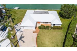 600 MOURNING DOVE DRIVE, SARASOTA, FL 34236 Sold 04/25/25