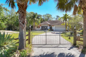 2301 BERN CREEK LOOP, SARASOTA, FL 34240 Sold 06/27/25
