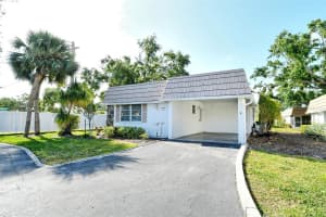 2332 CANALBLUFF PLACE, SARASOTA, FL 34231 - MLS#MFRA4645308