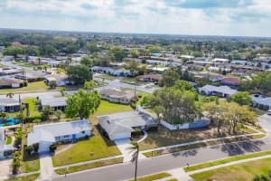 6637 BOWLINE DRIVE, SARASOTA, FL 34231 - MLS#MFRA4645330
