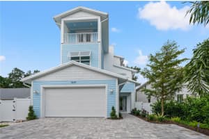 1647 Siesta Dr, SARASOTA