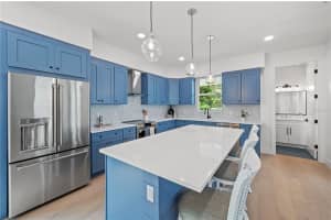 1647 SIESTA DRIVE, SARASOTA, FL 34239 - MLS#MFRA4645464