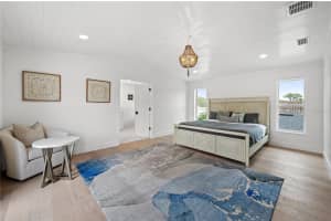 1647 SIESTA DRIVE, SARASOTA, FL 34239 - MLS#MFRA4645464