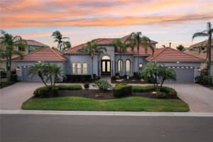 805 3rd St E Palmetto, FL 34221 - Off Market