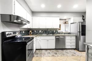 2224 BAHIA VISTA STREET, SARASOTA, FL 34239 - MLS#MFRA4645493