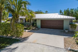 401 73RD STREET, HOLMES BEACH, FL 34217 Sold 04/28/25