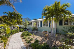 401 73RD STREET, HOLMES BEACH, FL 34217 Sold 04/28/25