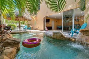 4001 5TH AVENUE, HOLMES BEACH, FL 34217 Sold 08/25/25