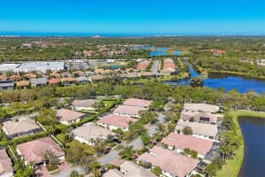 8851 ETERA DRIVE, SARASOTA, FL 34238 Sold 05/09/25