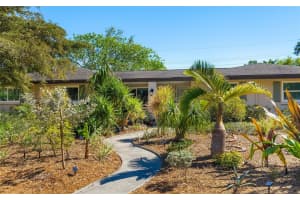 2610 JEFFERSON CIRCLE, SARASOTA, FL 34239 - MLS#MFRA4645864