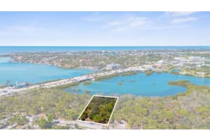 POCONO TRL E, NOKOMIS, FL 34275 Sold 12/18/25