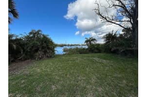 POCONO TRL E, NOKOMIS, FL 34275 Sold 12/18/25