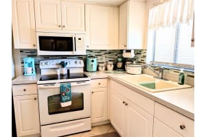 3660 LAKE BAYSHORE DRIVE, BRADENTON, FL 34205 - MLS#MFRA4645938