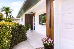 2242 SUNNYSIDE LANE, SARASOTA, FL 34239 - MLS#MFRA4645944