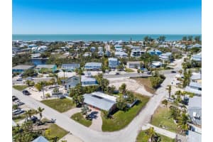 408 CLARK LANE, HOLMES BEACH, FL 34217 Sold 05/13/25