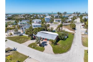 408 CLARK LANE, HOLMES BEACH, FL 34217 Sold 05/13/25