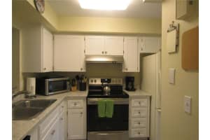 7008 COUNTRY CLUB DRIVE, SARASOTA, FL 34243 - MLS#MFRA4646030