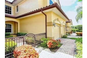8263 MIRAMAR WAY, LAKEWOOD RANCH, FL 34202 - MLS#MFRA4646179