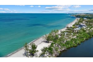 8440 SANDERLING ROAD, SARASOTA, FL 34242 - MLS#MFRA4646191