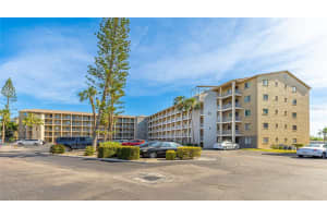 3763 Lake Bayshore Dr #310, BRADENTON