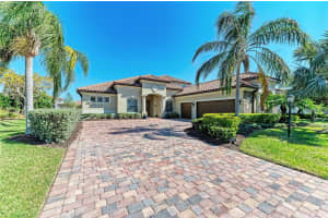 13107 BRIDGEPORT CROSSING, LAKEWOOD RANCH, FL 34211 - MLS#MFRA4646319