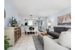 323 TIMBERLAKE DRIVE, BRADENTON, FL 34210 - MLS#MFRA4646324
