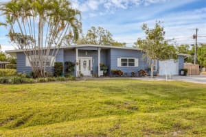 1320 Magellan Dr, SARASOTA
