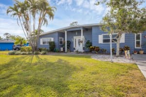1320 MAGELLAN DRIVE, SARASOTA, FL 34243 - MLS#MFRA4646380