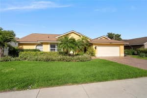 4622 MEADOWVIEW CIRCLE, SARASOTA, FL 34233 Sold 05/30/25