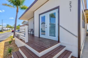 231 SOUTHWINDS DRIVE, SARASOTA, FL 34231 - MLS#MFRA4646713