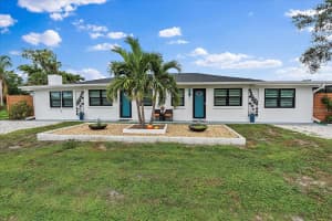 11 1st St E, NOKOMIS