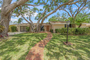 2815 MAYFLOWER STREET, SARASOTA, FL 34231 Sold 05/28/25