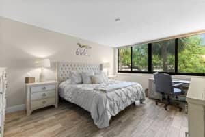 6267 MIDNIGHT PASS ROAD, SARASOTA, FL 34242 Sold 05/01/25