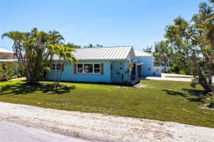 2703 Avenue B, HOLMES BEACH