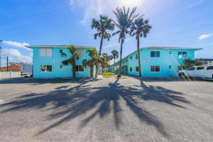 117 7th St N #35, BRADENTON BEACH
