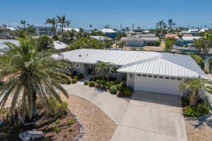 606 EMERALD LANE, HOLMES BEACH, FL 34217 Sold 06/24/25