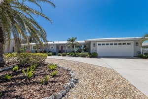 606 EMERALD LANE, HOLMES BEACH, FL 34217 Sold 06/24/25