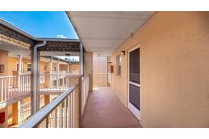 1330 GLEN OAKS DRIVE, SARASOTA, FL 34232 - MLS#MFRA4647334