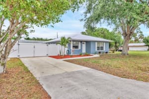 2715 52ND AVENUE TERRACE, BRADENTON, FL 34207 - MLS#MFRA4647341