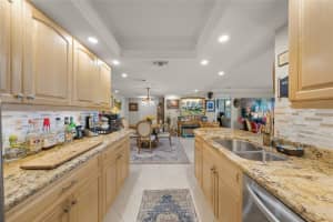 101 SUNSET DRIVE, SARASOTA, FL 34236 Sold 10/15/25