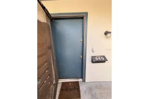 940 BYRON COURT, SARASOTA, FL 34243 - MLS#MFRA4647493