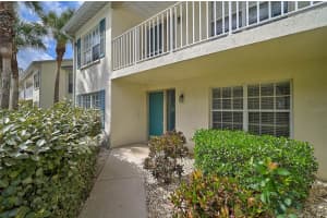 208 Silver Lake Dr #101, VENICE