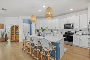 3443 74TH AVENUE CIRCLE, SARASOTA, FL 34243 Sold 08/18/25