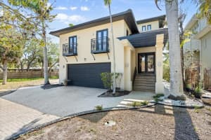 4964 Commonwealth Dr, SARASOTA