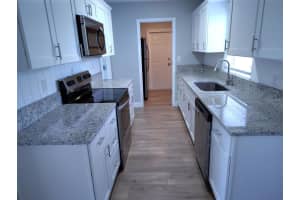 1102 TEMPLE AVENUE, BRADENTON, FL 34207 Sold 05/07/25