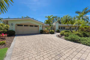 734 INDIAN BEACH CIRCLE, SARASOTA, FL 34234 Sold 05/20/25