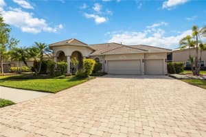 7581 Camden Harbour Dr, BRADENTON