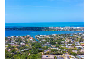 2048 CHAMPION STREET, SARASOTA, FL 34231 - MLS#MFRA4647801