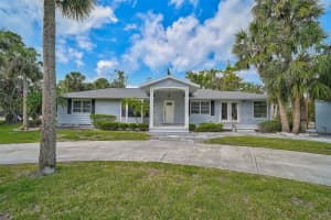 105 ISLAND CIRCLE, SARASOTA, FL 34242 - MLS#MFRA4647819