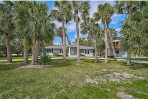 105 ISLAND CIRCLE, SARASOTA, FL 34242 - MLS#MFRA4647819